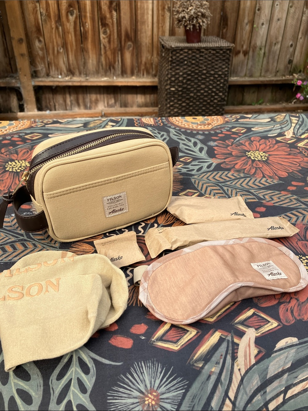 NEW Filson Amenity Toiletry Pouch Travel Set